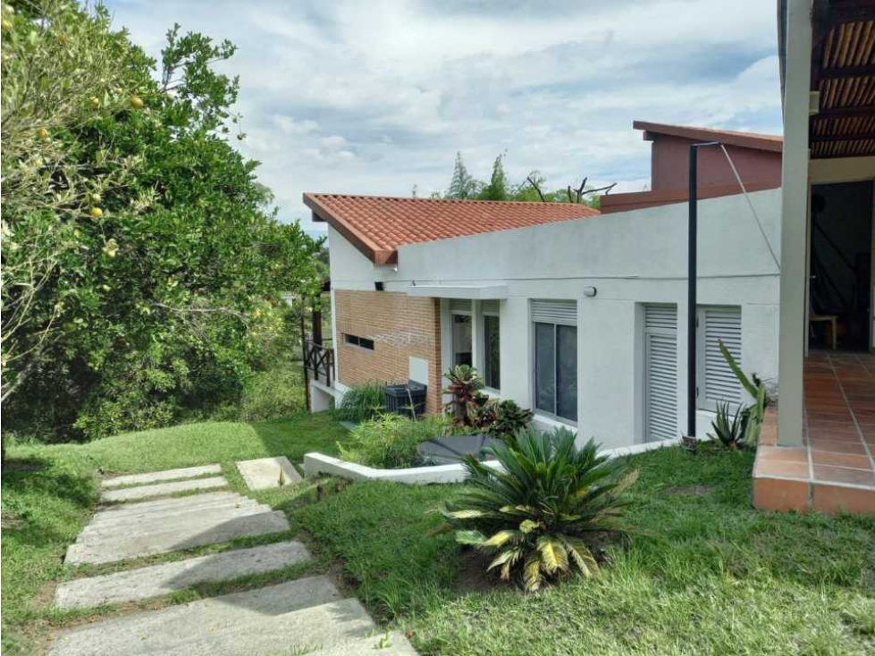 Casa campestre con exclusivo diseño rodeada de naturaleza y frutales — foto 2