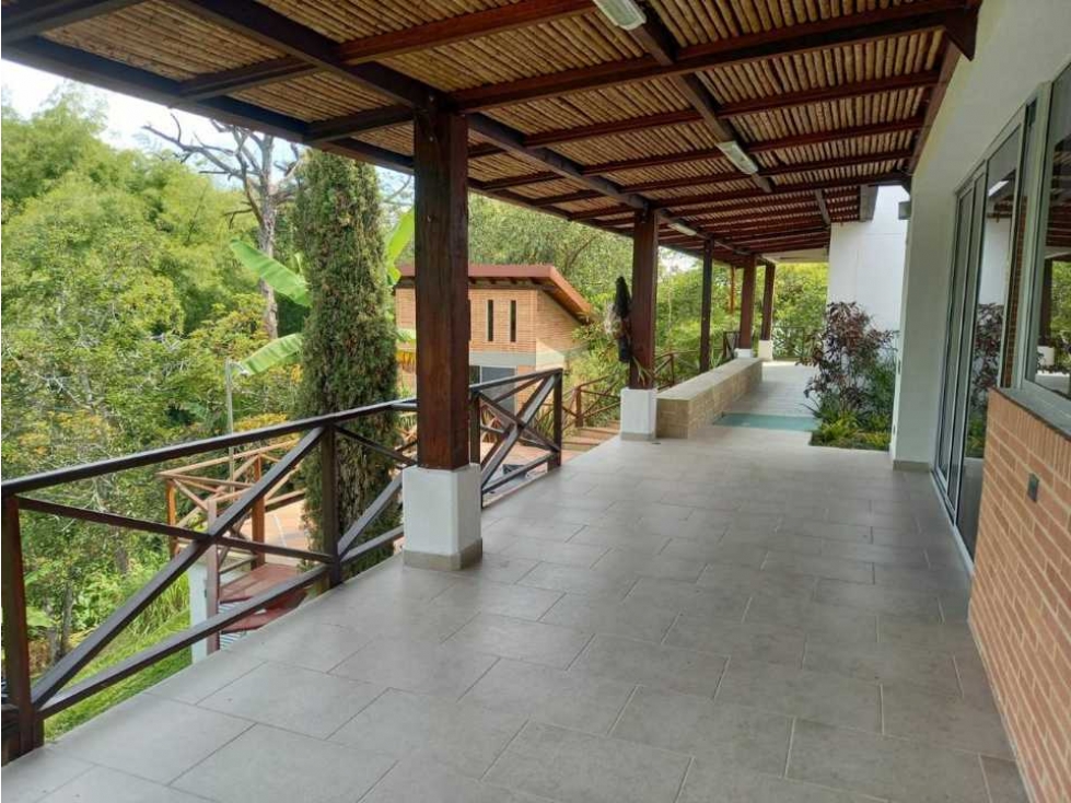Casa campestre con exclusivo diseño rodeada de naturaleza y frutales — foto 3