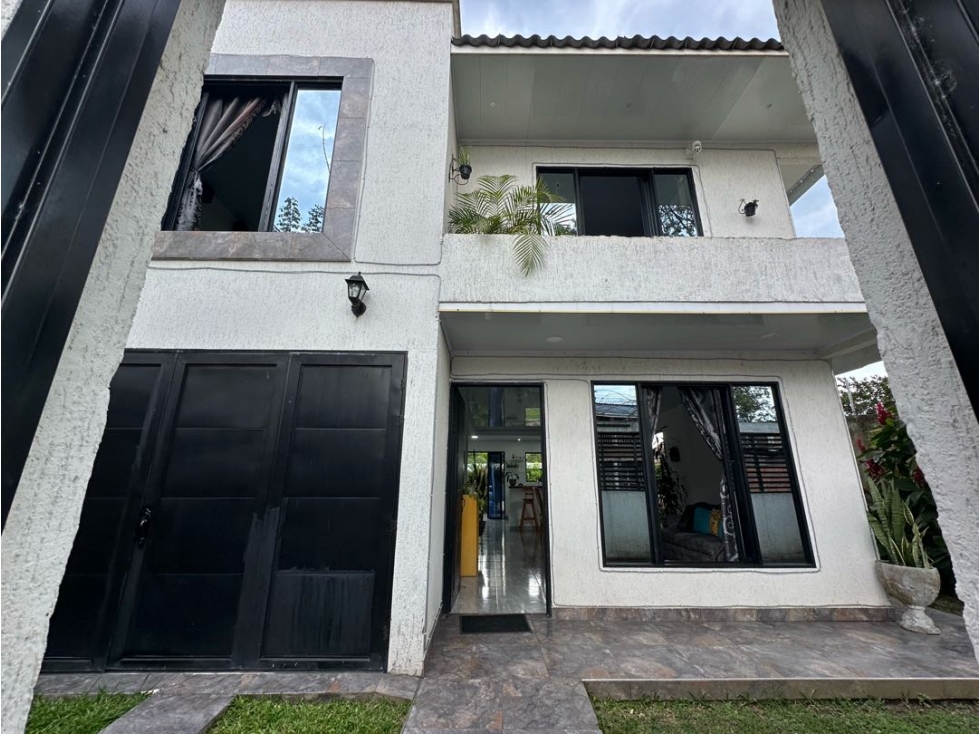 CASA CAMPESTRE CON PISCINA VENTA , LA FLORESTA GINEBRA V - 1