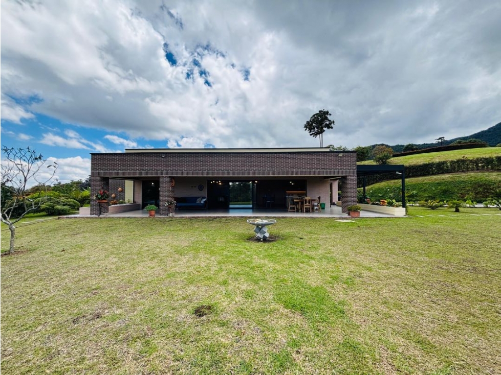Casa campestre con una espectacular vista Parcelacion cerrada La Ceja — foto 3