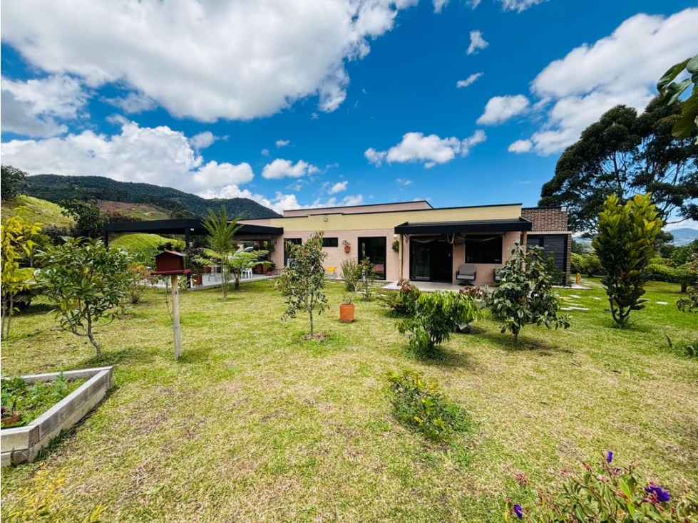 Casa campestre con una espectacular vista Parcelacion cerrada La Ceja — foto 5