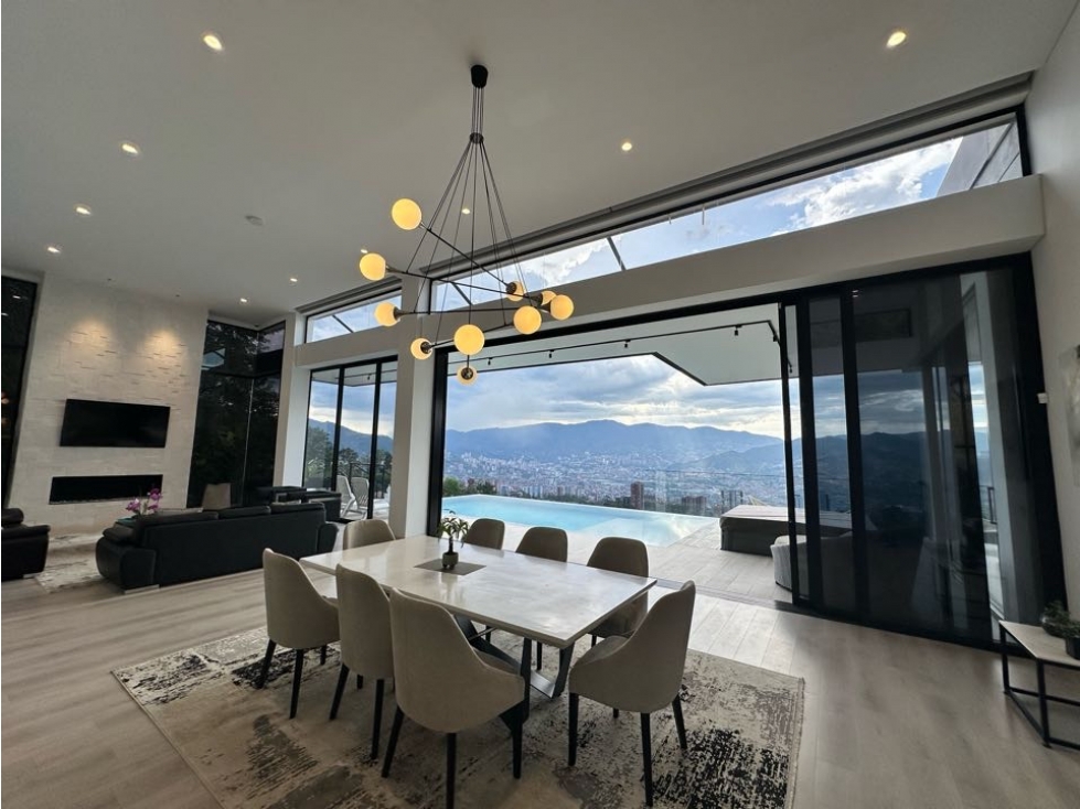Casa campestre con vista a la ciudad en el corazón del poblado