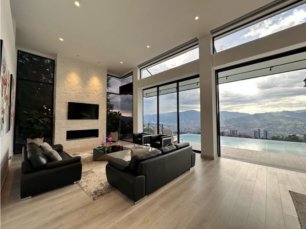Casa campestre con vista a la ciudad en el corazón del poblado — foto 2