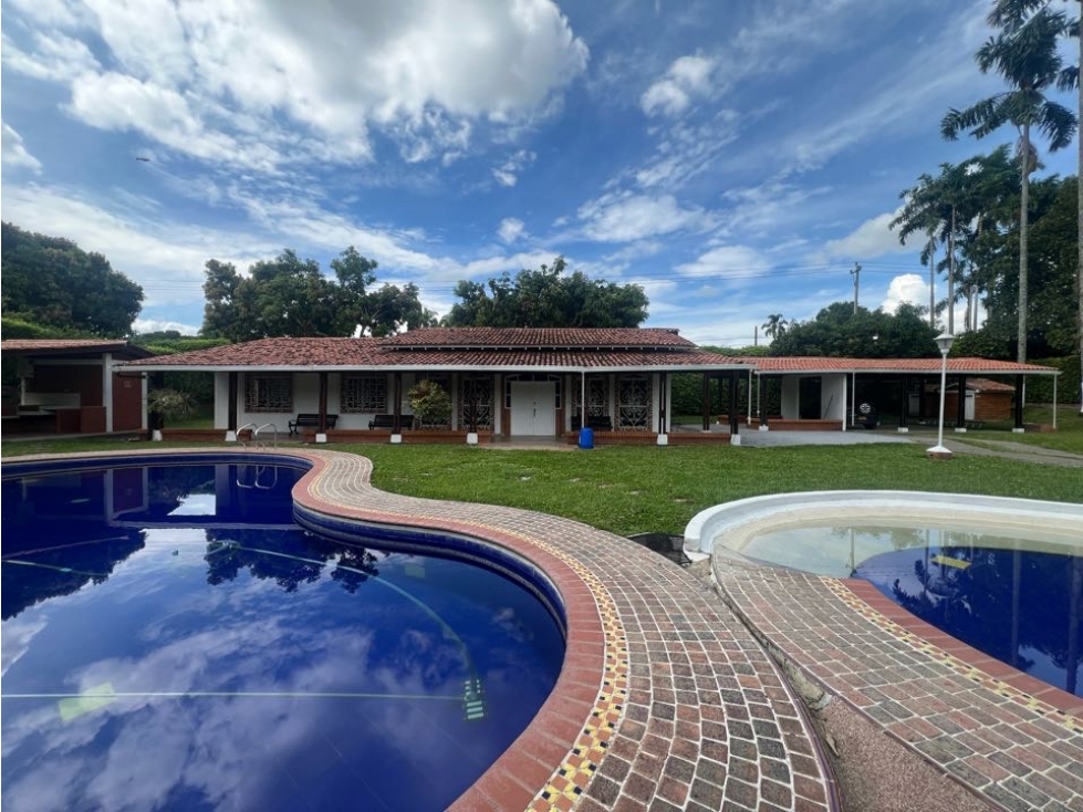 Casa Campestre 5 alcobas Condominio Cerritos Pereira