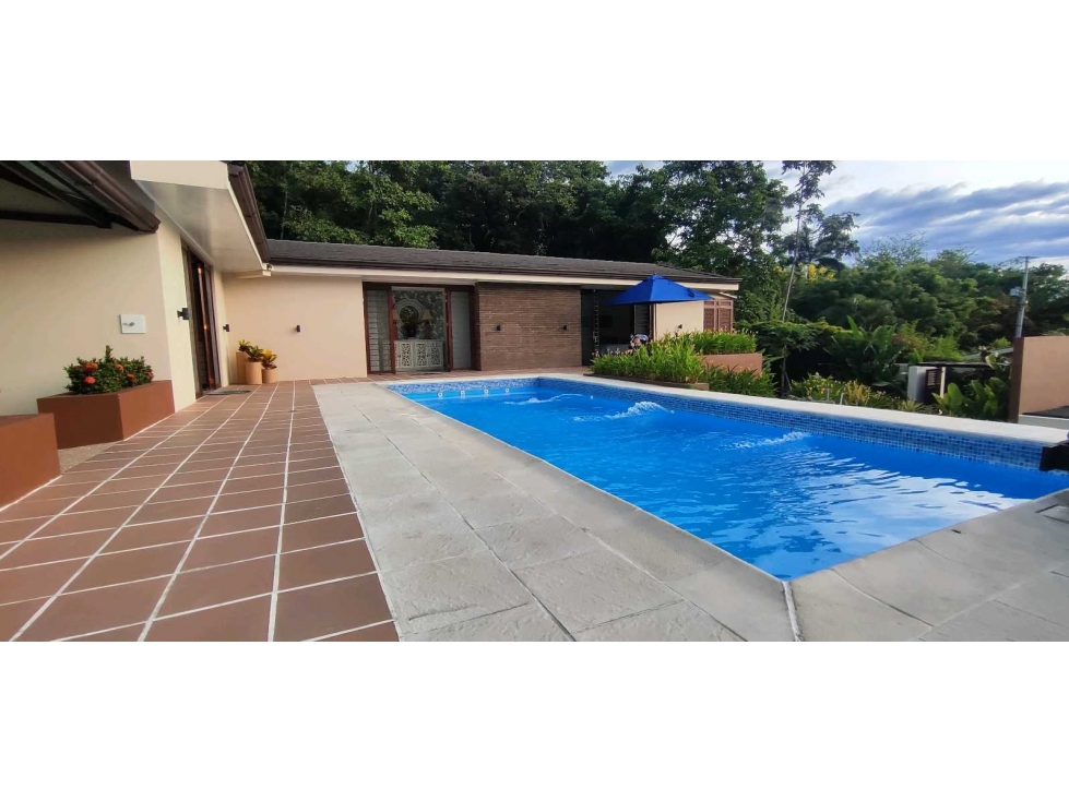 Casa campestre de 1000 M2 en 1280 mill en #lamesacundinamarca #piscina — foto 4