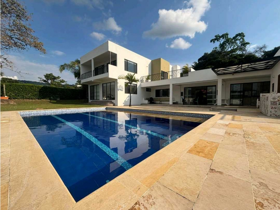 Casa campestre de 2010 M2 en 1550 mill en #lamesacund