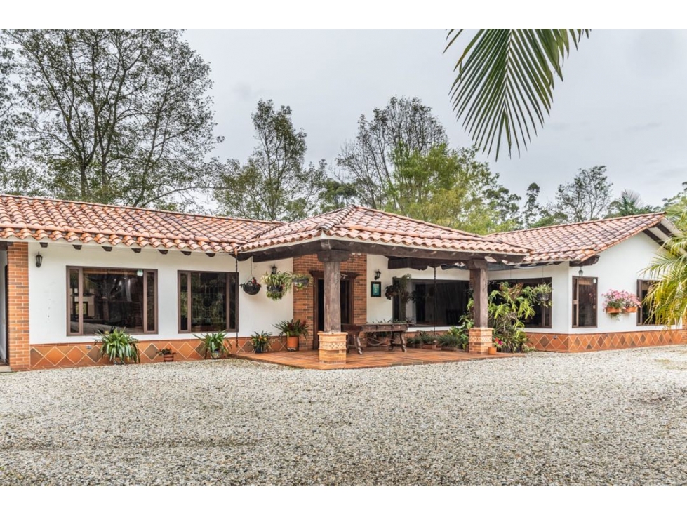 Casa campestre disponible en venta Llanogrande