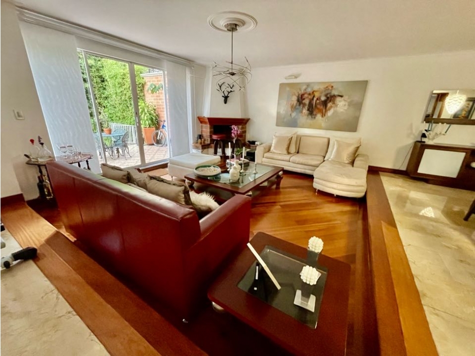 Casa campestre dos niveles Poblado La Calera