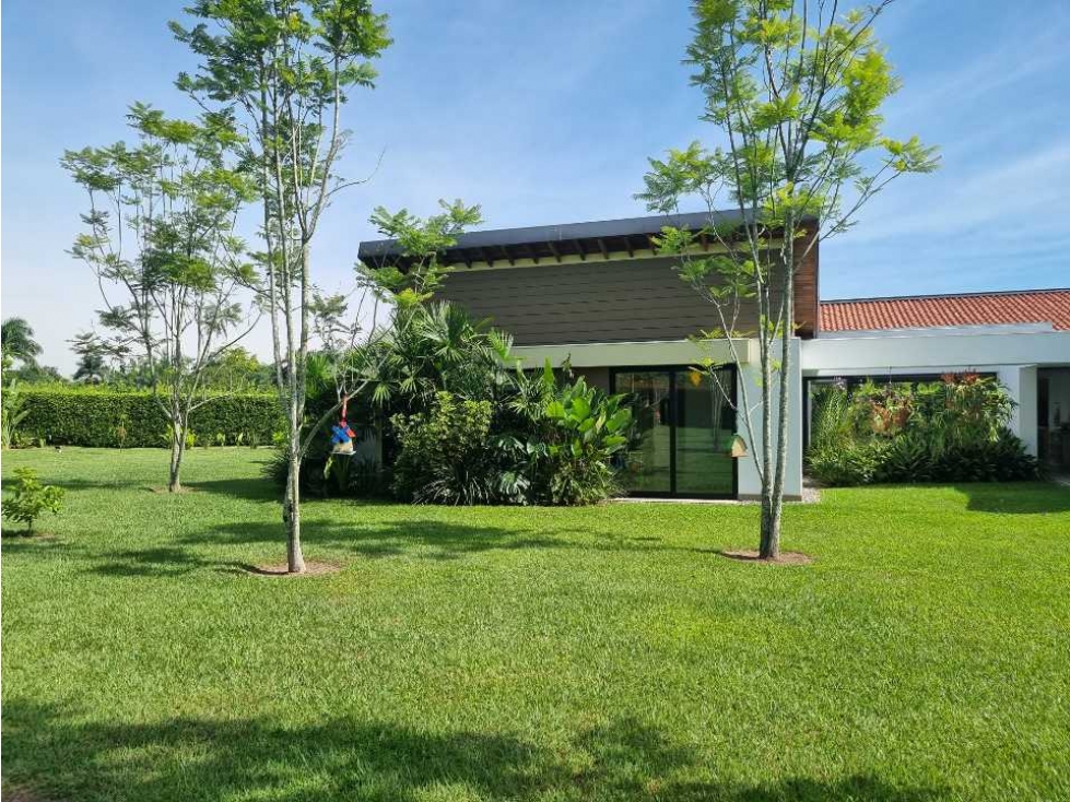 Casa Campestre 4 alcobas Lote 2445 m2 y área 378 m2 Club Campestre - 3