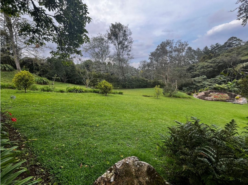 Casa Campestre El Retiro 6400 lote 3250 millones millones