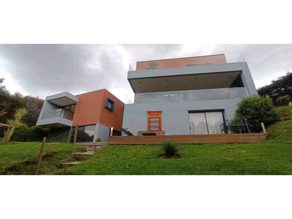 Amplia Casa Campestre en Alto de Palmas en Parcelación en venta — foto 2