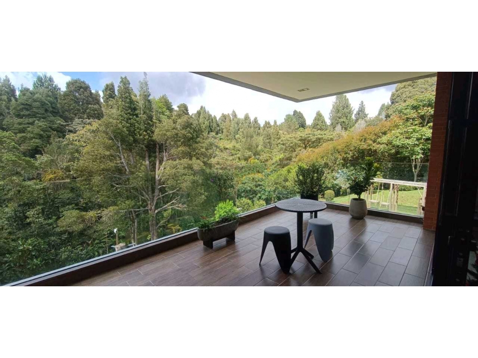 Amplia Casa Campestre en Alto de Palmas en Parcelación en venta