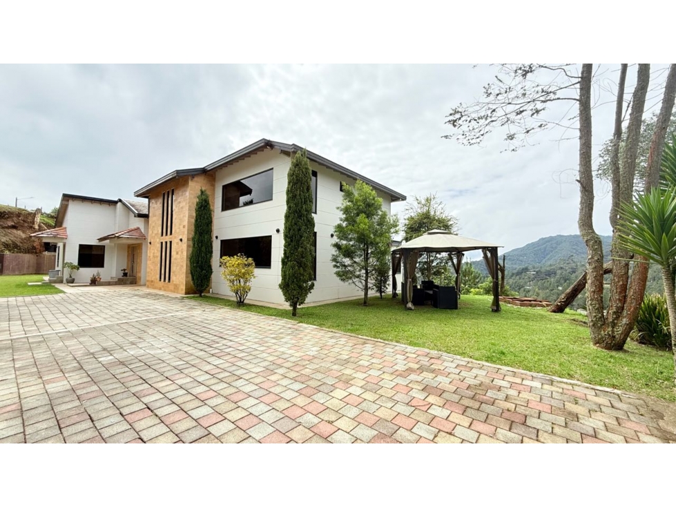 Casa Campestre en Altos del Escobero en Envigado — foto 2