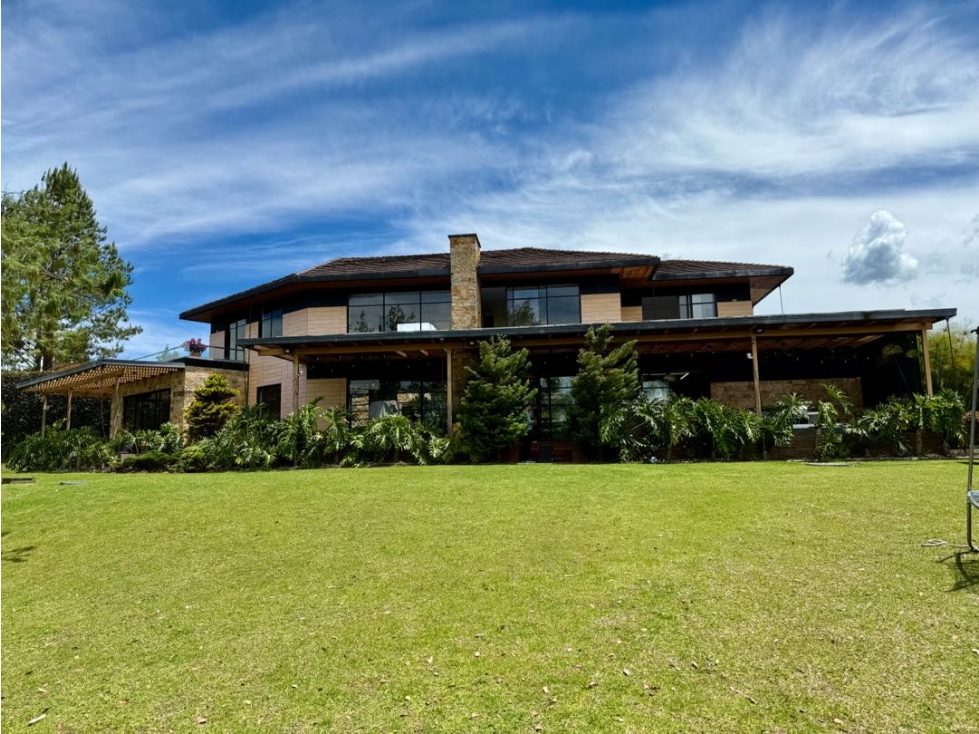 CASA CAMPESTRE EN ARRIENDO. ALTO DEL ESCOBERO