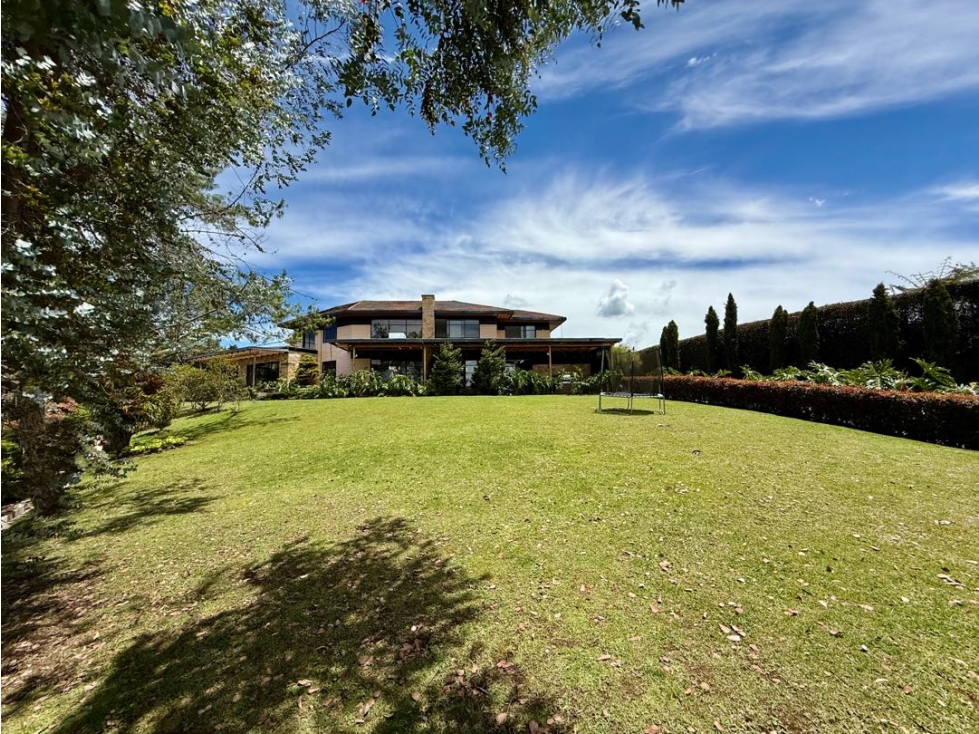 CASA CAMPESTRE EN ARRIENDO. ALTO DEL ESCOBERO — foto 2
