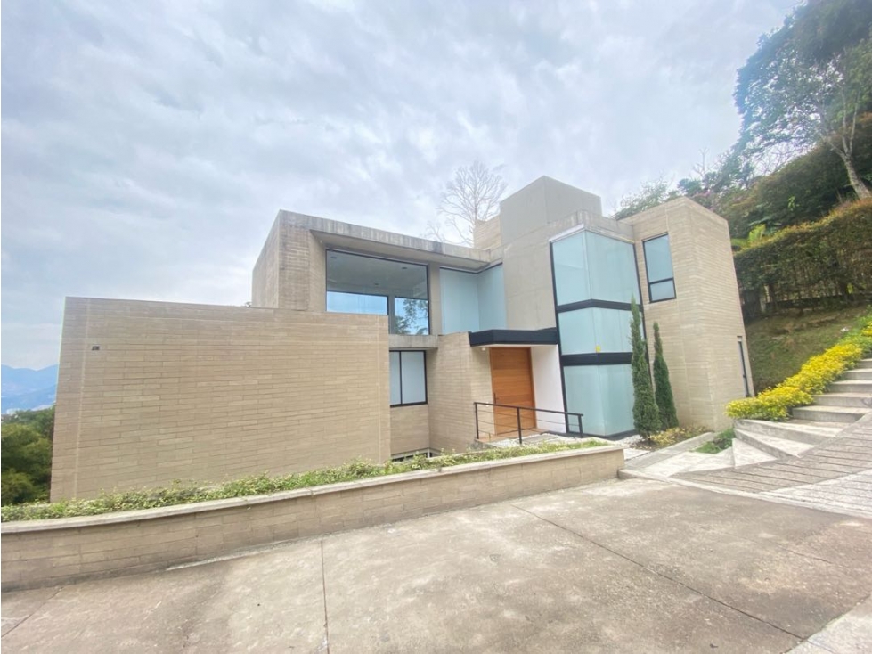 Casa campestre en arriendo Loma del escobero — foto 2