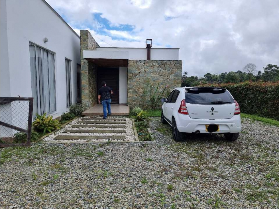 Casa Campestre en Circasia vía a Pereira 1 km de la autopista