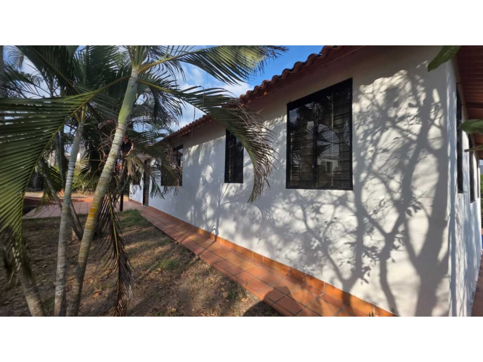 Casa campestre en condominio de 1228 M2 en Tocaima- Agua de Dios - 2