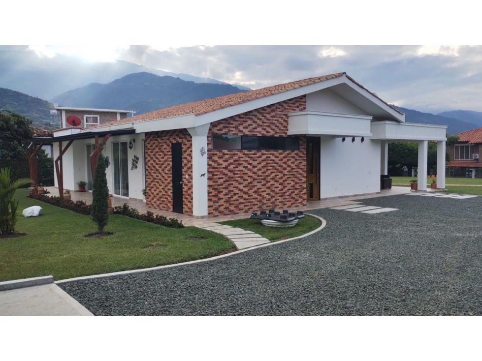 Casa campestre de 1.550m2 en condominio en venta La Buitrera Palmira - 1