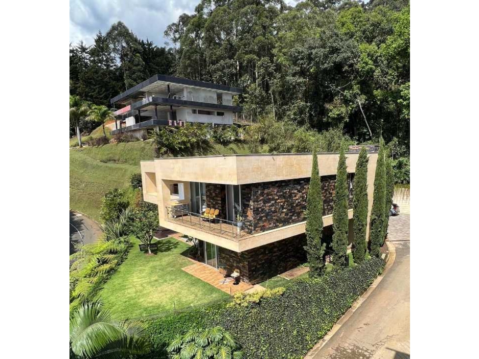 CASA CAMPESTRE EN EL POBLADO
