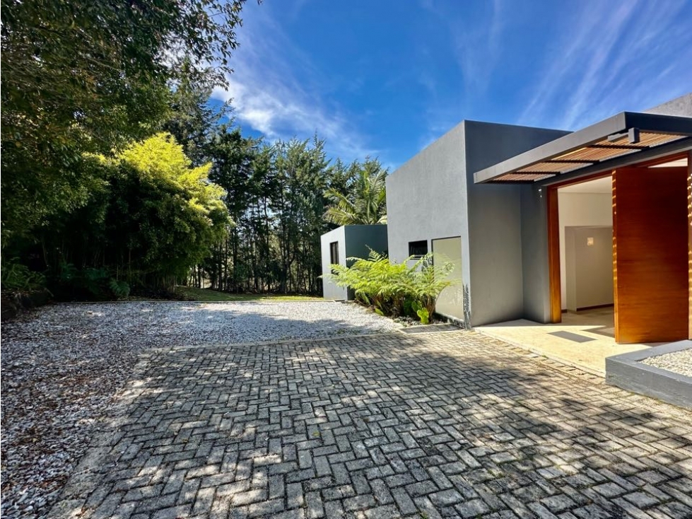 CASA CAMPESTRE EN EL TABLAZO