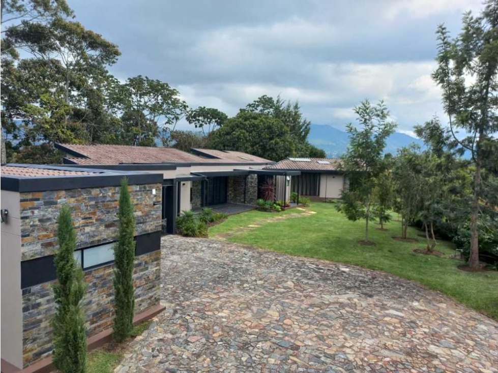 CASA CAMPESTRE EN LA CEJA