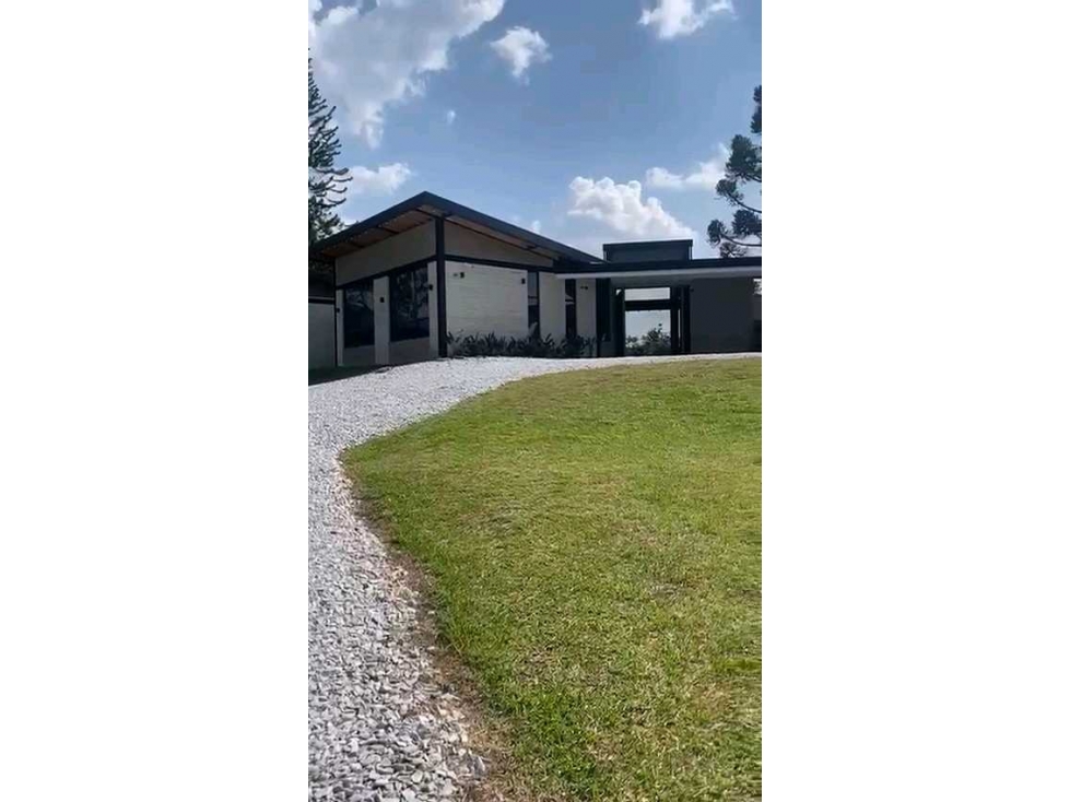 Casa Campestre En la ceja vía San Antonio de Pereira 2622m2 2900 Mil