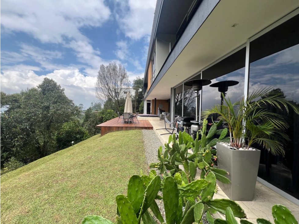 CASA CAMPESTRE EN LAS PALMAS PARTE BAJA MEDELLÍN — foto 3