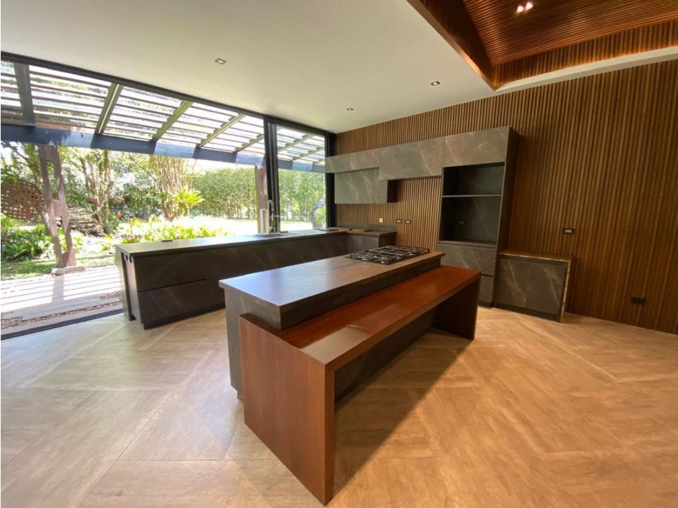 Casa campestre en venta Llanogrande sector Club