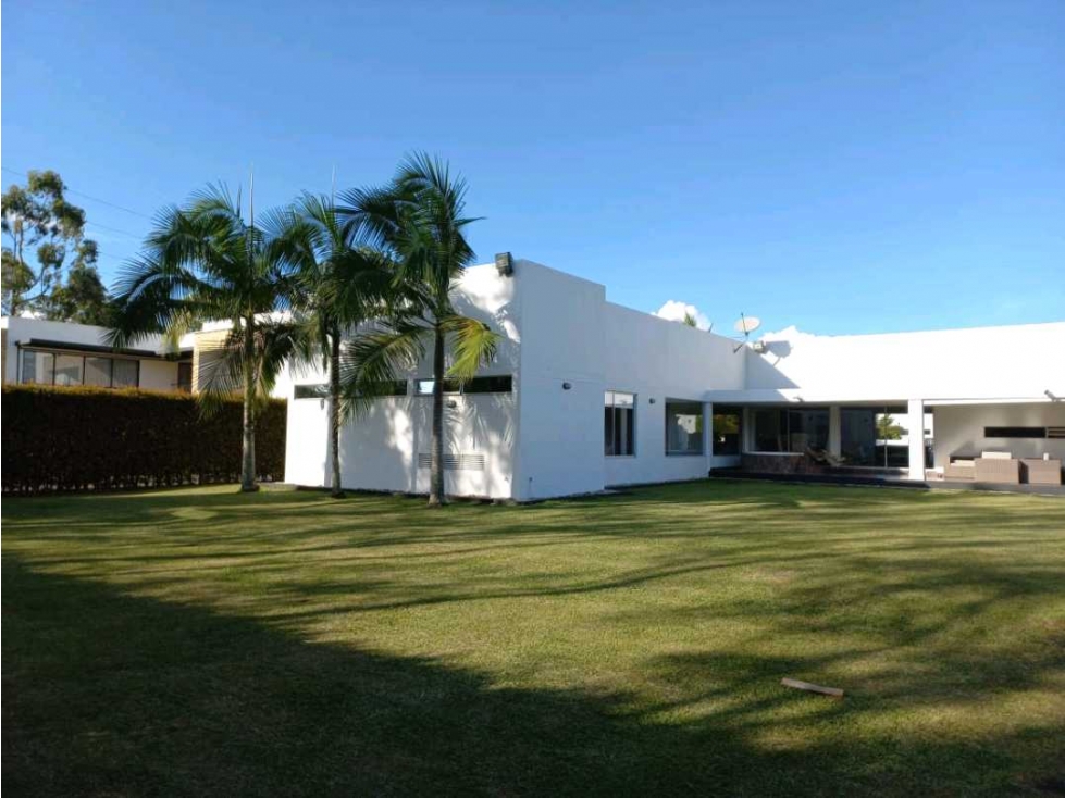 CASA CAMPESTRE EN LLANOGRANDE UN.SOLO NIVEL — foto 2