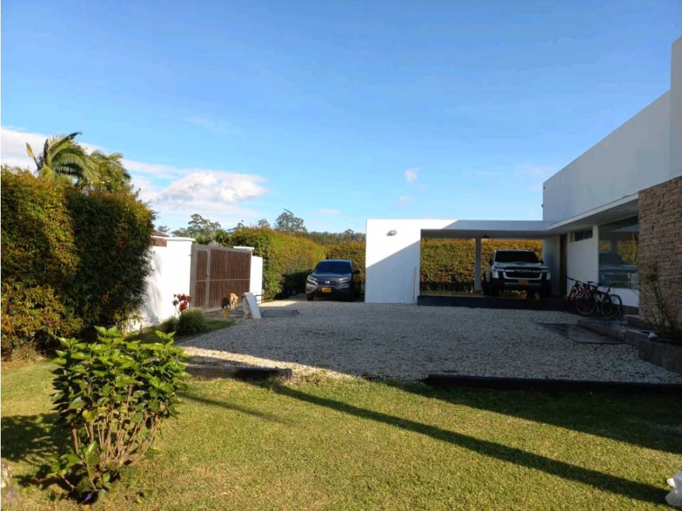CASA CAMPESTRE EN LLANOGRANDE UN.SOLO NIVEL — foto 5