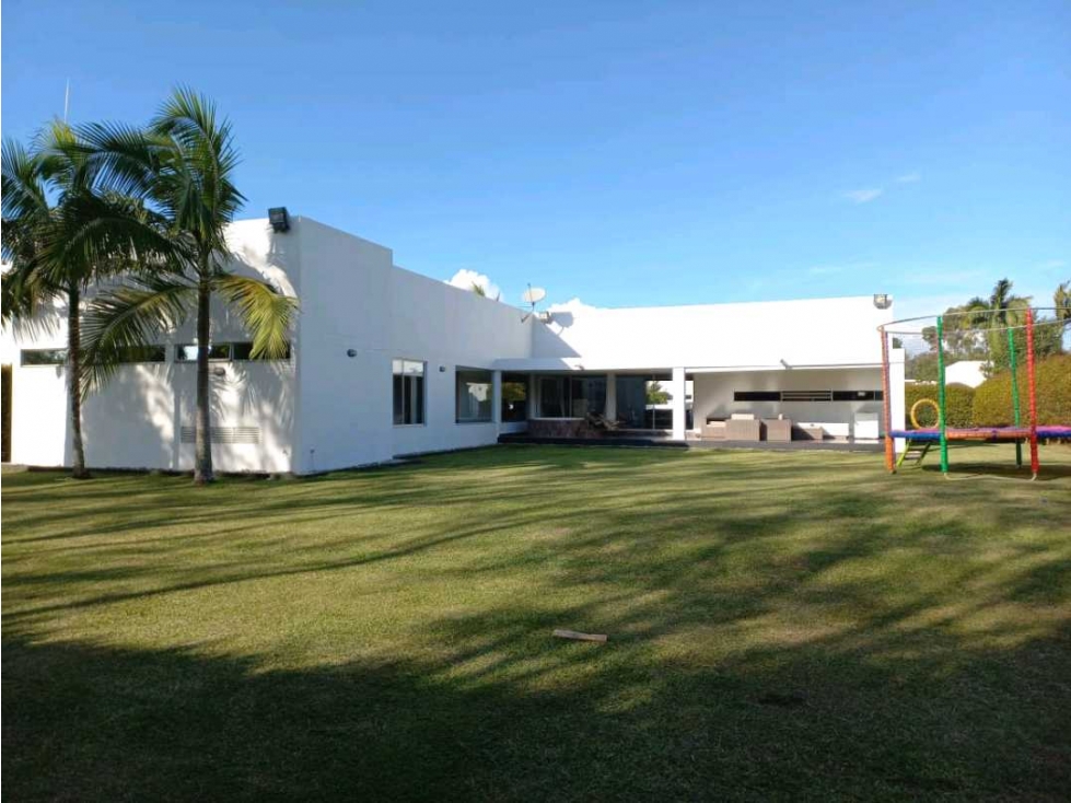 CASA CAMPESTRE EN LLANOGRANDE UN.SOLO NIVEL