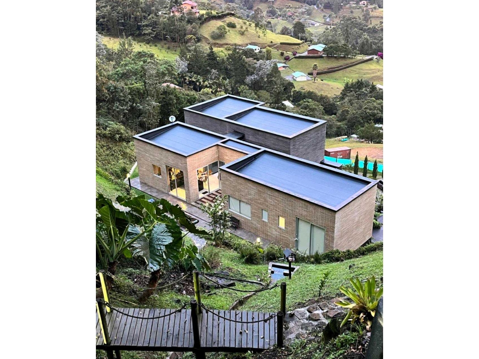 Casa Campestre en Parcelación en el Retiro Las Palmas