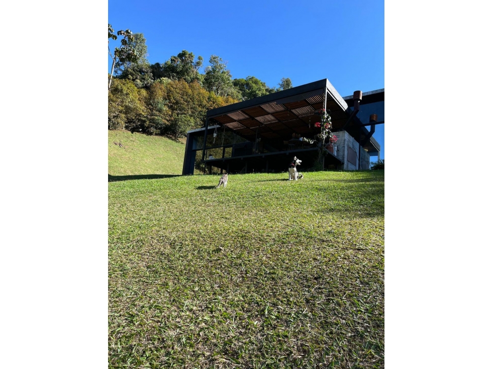 Casa campestre en unidad cerrada. Alto Palmas-Escobero [cm]
