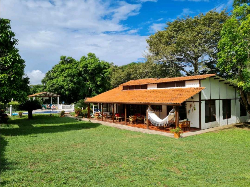 CASA CAMPESTRE EN VENTA A 7 KILOMETROS DEL CARMEN DE APICALA - 3