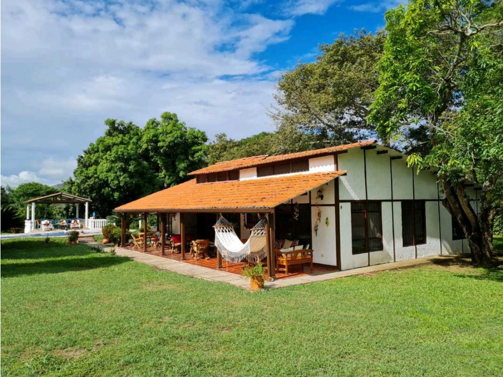 CASA CAMPESTRE EN VENTA A 7 KILOMETROS DEL CARMEN DE APICALA - 4