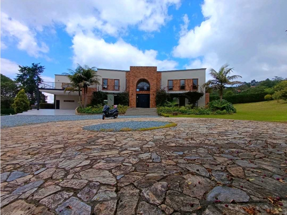 Casa Campestre En Venta, Alto de Palmas - Envigado