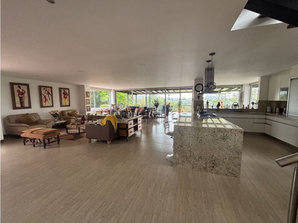 Casa campestre en venta con casa auxiliar y amplias zonas sociales — foto 4