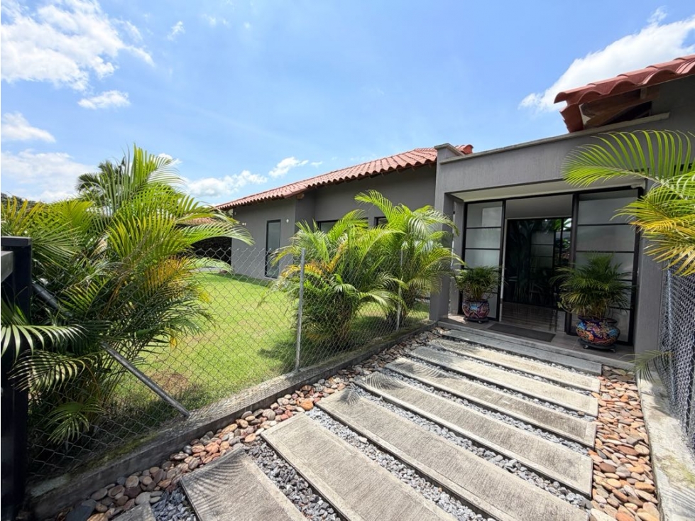 CASA CAMPESTRE DE UN NIVEL - CONDOMINIO COMBIA - 2