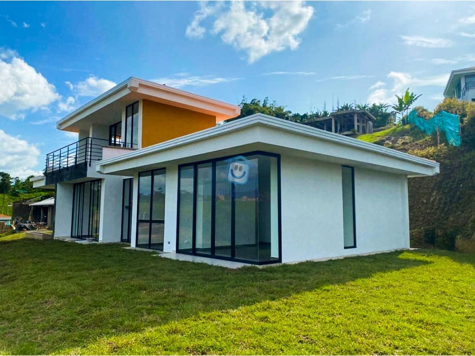 Casa Campestre en Venta, Conjunto Cerrado, Vía Armenia, Pereira