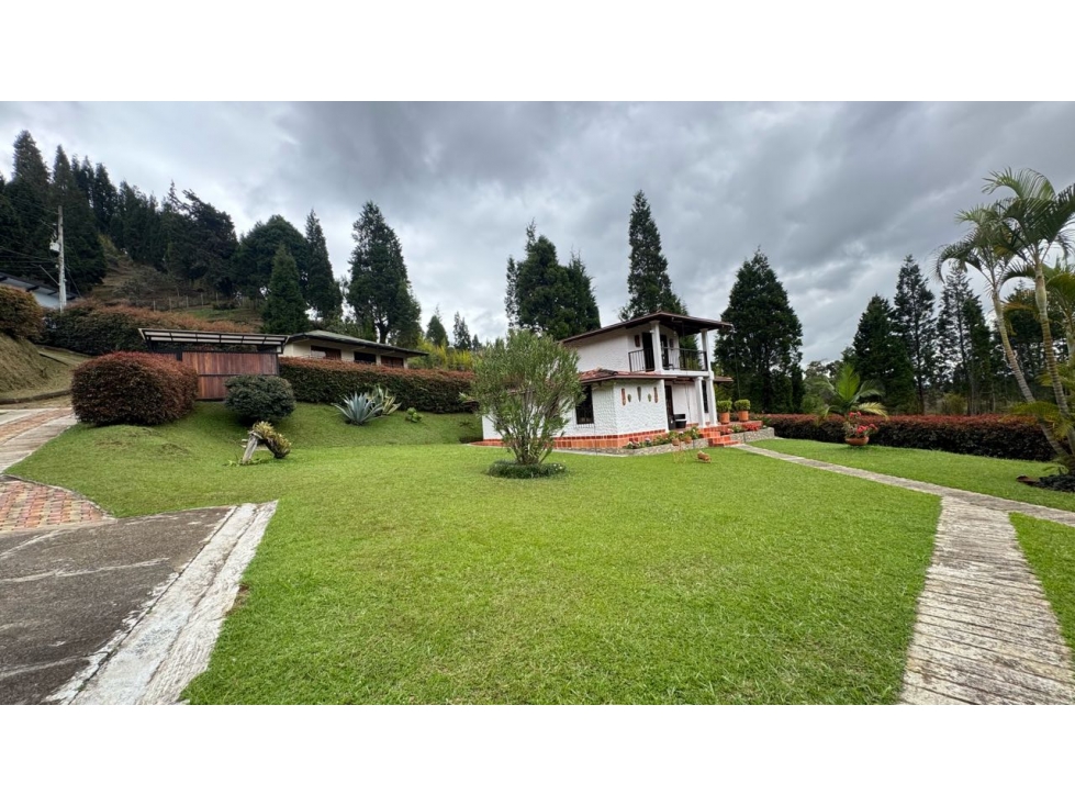 Casa campestre en venta en condominio con portón en guarne