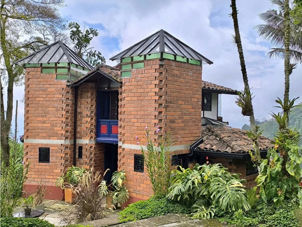 Investment Opportunity Country House for Sale near Manizales, Colombia