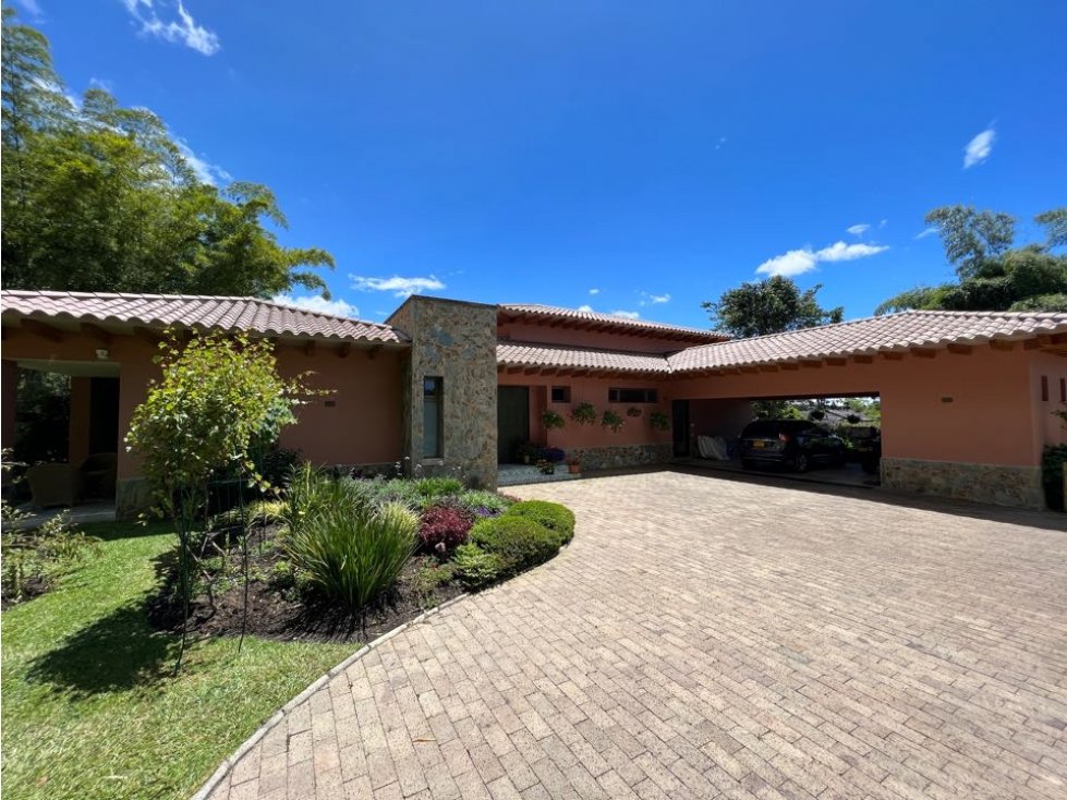 CASA CAMPESTRE EN LLANOGRANDE