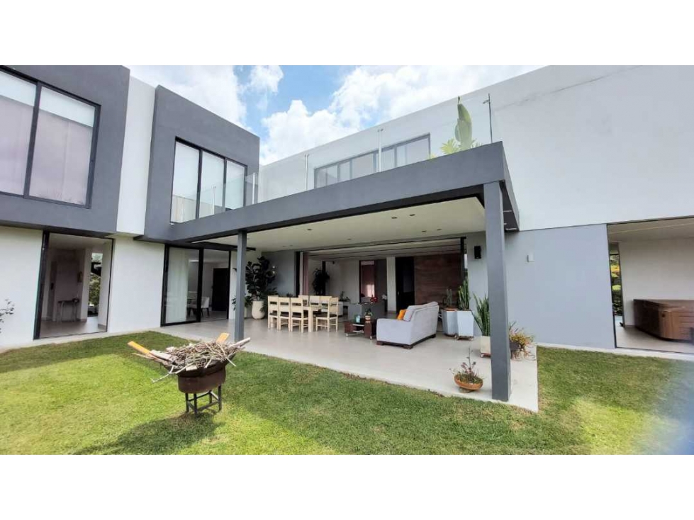 CASA CAMPESTRE EN VENTA EN LLANOGRANDE
