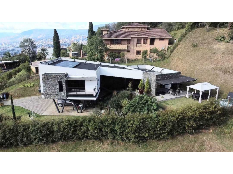 CASA CAMPESTRE EN VENTA A SOLO 10 MINUTOS DEL PARQUE DE SABANETA - 1