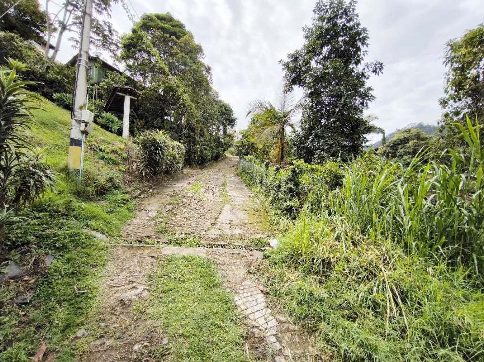 Casa campestre en venta en Sabaneta Las Lomitas, lote 2.160 m² - 2