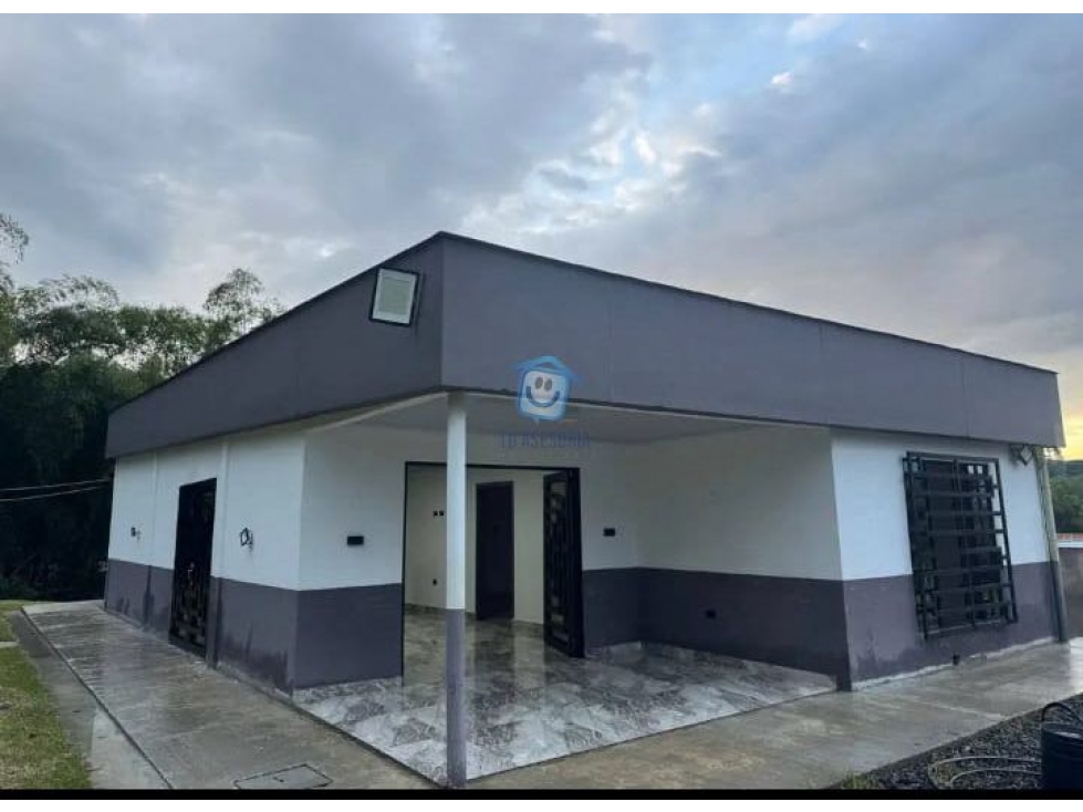 Casa campestre en venta en Vía Principal-Santa Rosa de Cabl