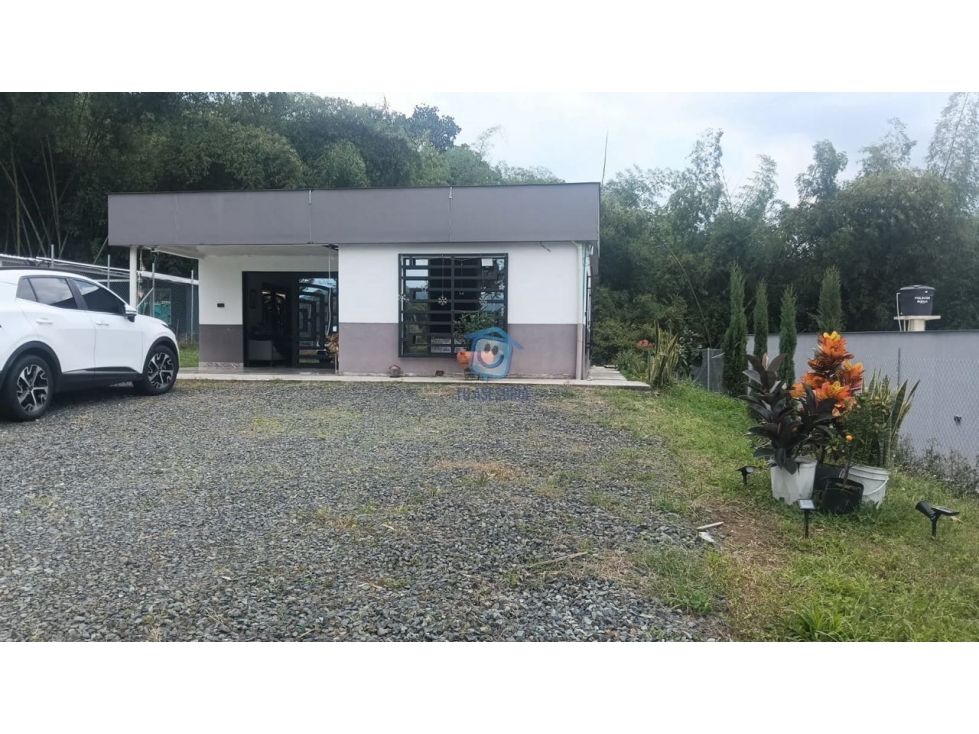 Casa campestre en venta en Vía Principal-Santa Rosa de Cabl — foto 3
