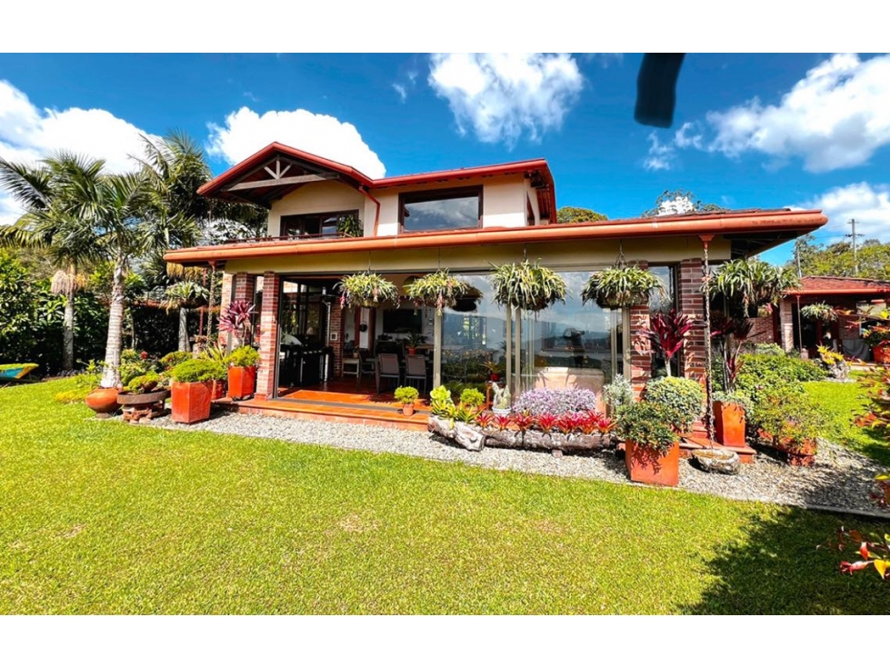 Casa campestre en venta. El salado Envigado
