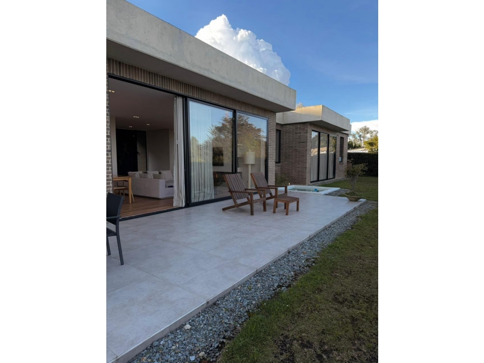 Casa campestre de un nivel en venta Envigado Alto Del Escobero